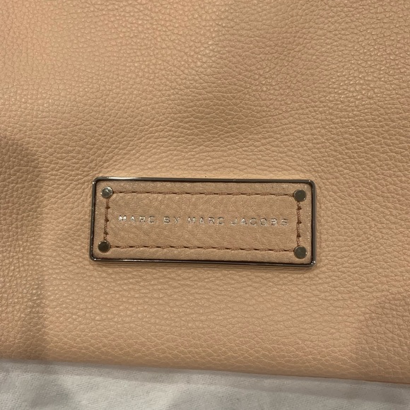 Like New Marc by Marc Jacobs Too Hot to Handle Leather Handbag Light Pink Peach - Picture 2 of 16